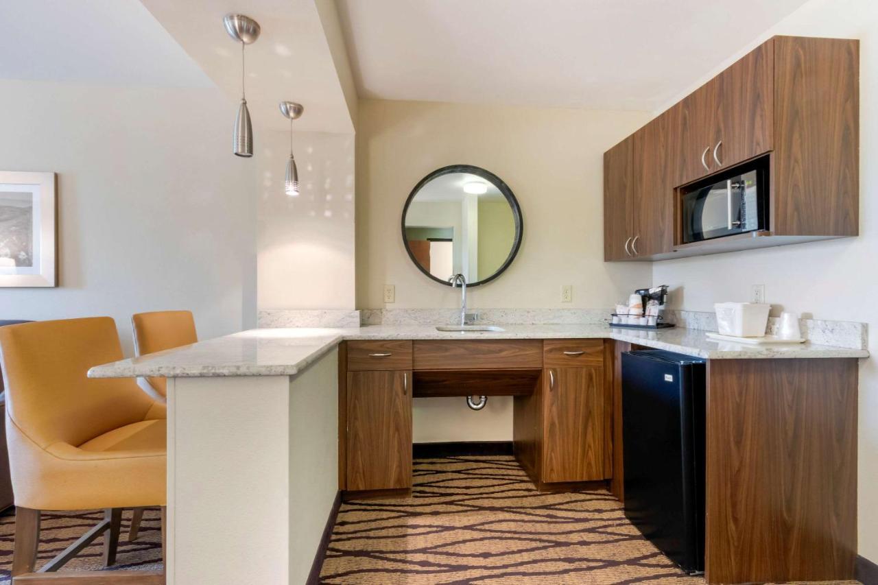 Comfort Inn & Suites Market - Airport Great Falls Bagian luar foto