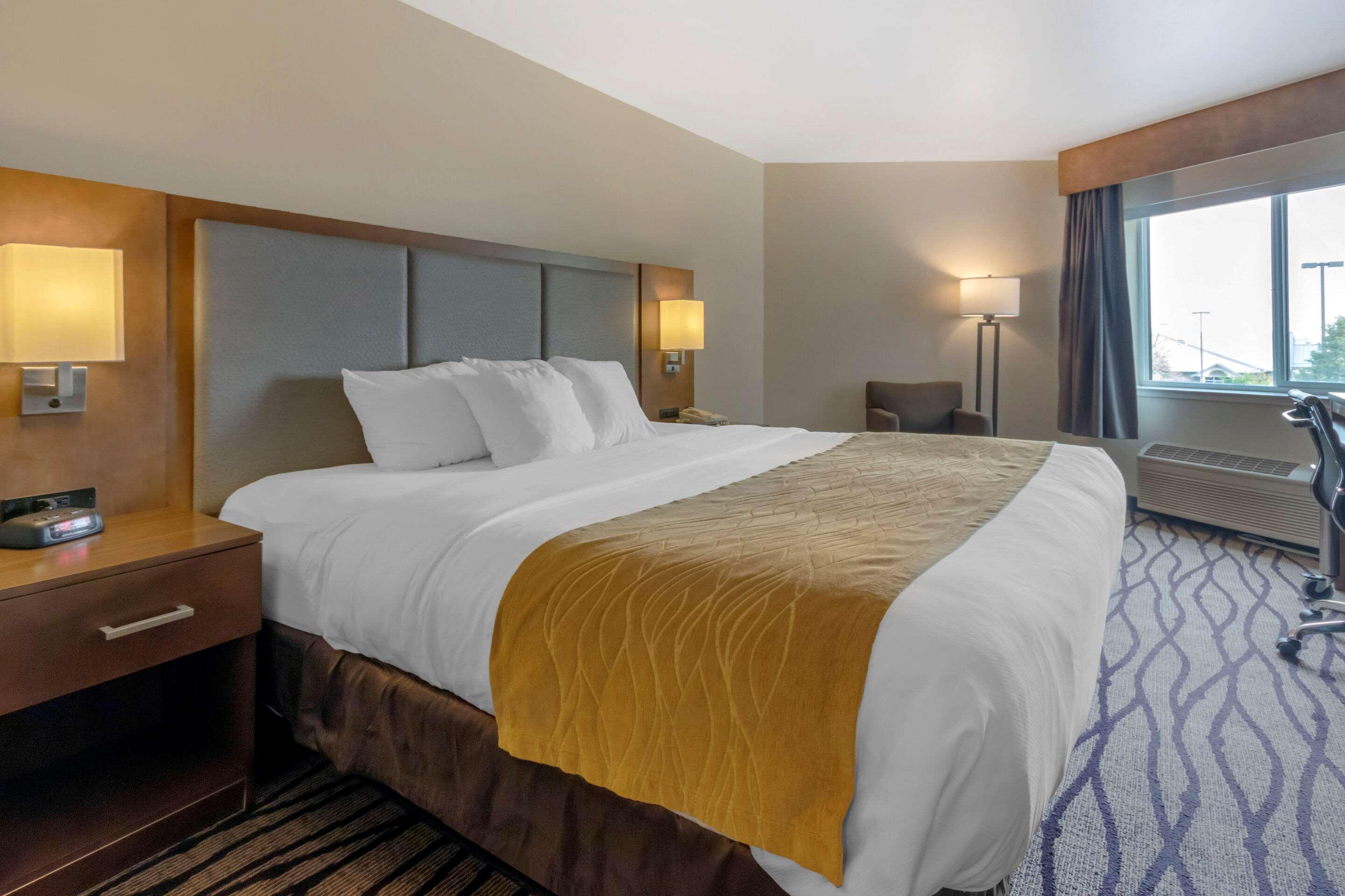 Comfort Inn & Suites Market - Airport Great Falls Bagian luar foto