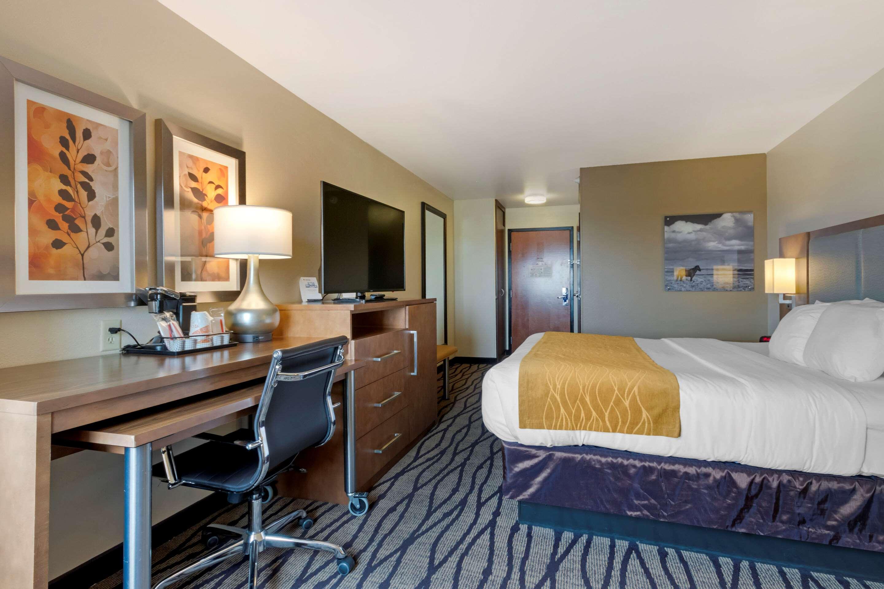 Comfort Inn & Suites Market - Airport Great Falls Bagian luar foto