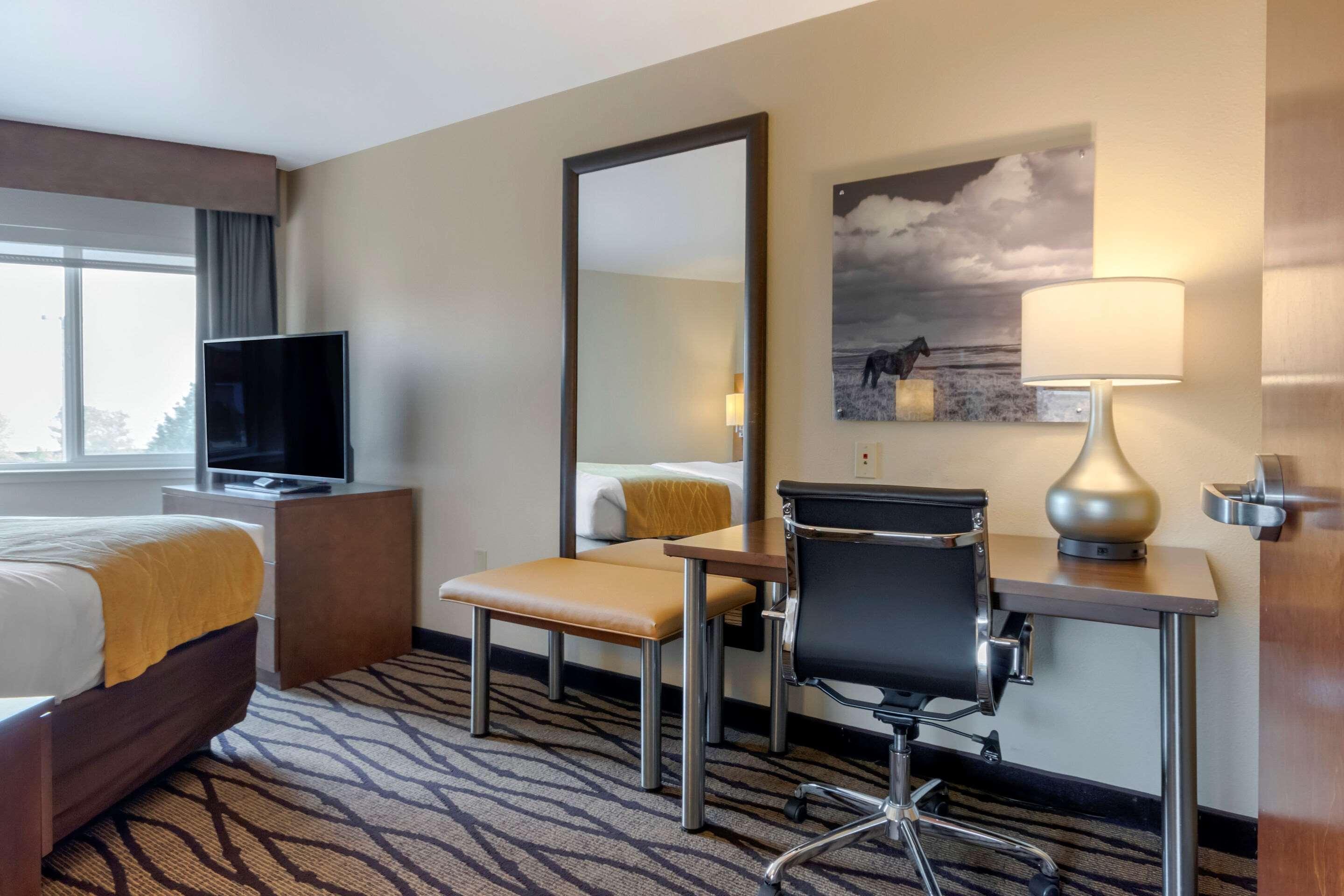 Comfort Inn & Suites Market - Airport Great Falls Bagian luar foto