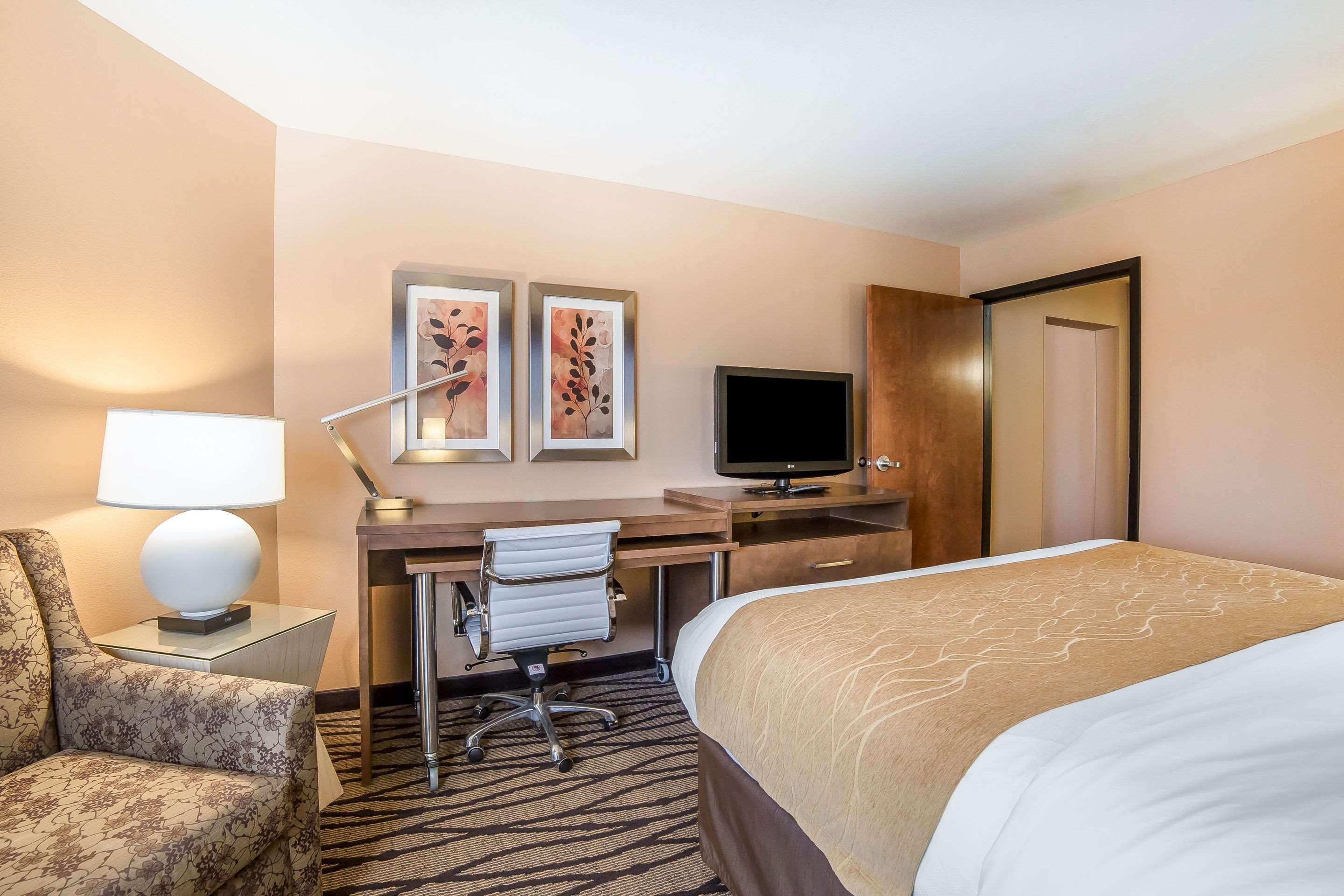 Comfort Inn & Suites Market - Airport Great Falls Bagian luar foto