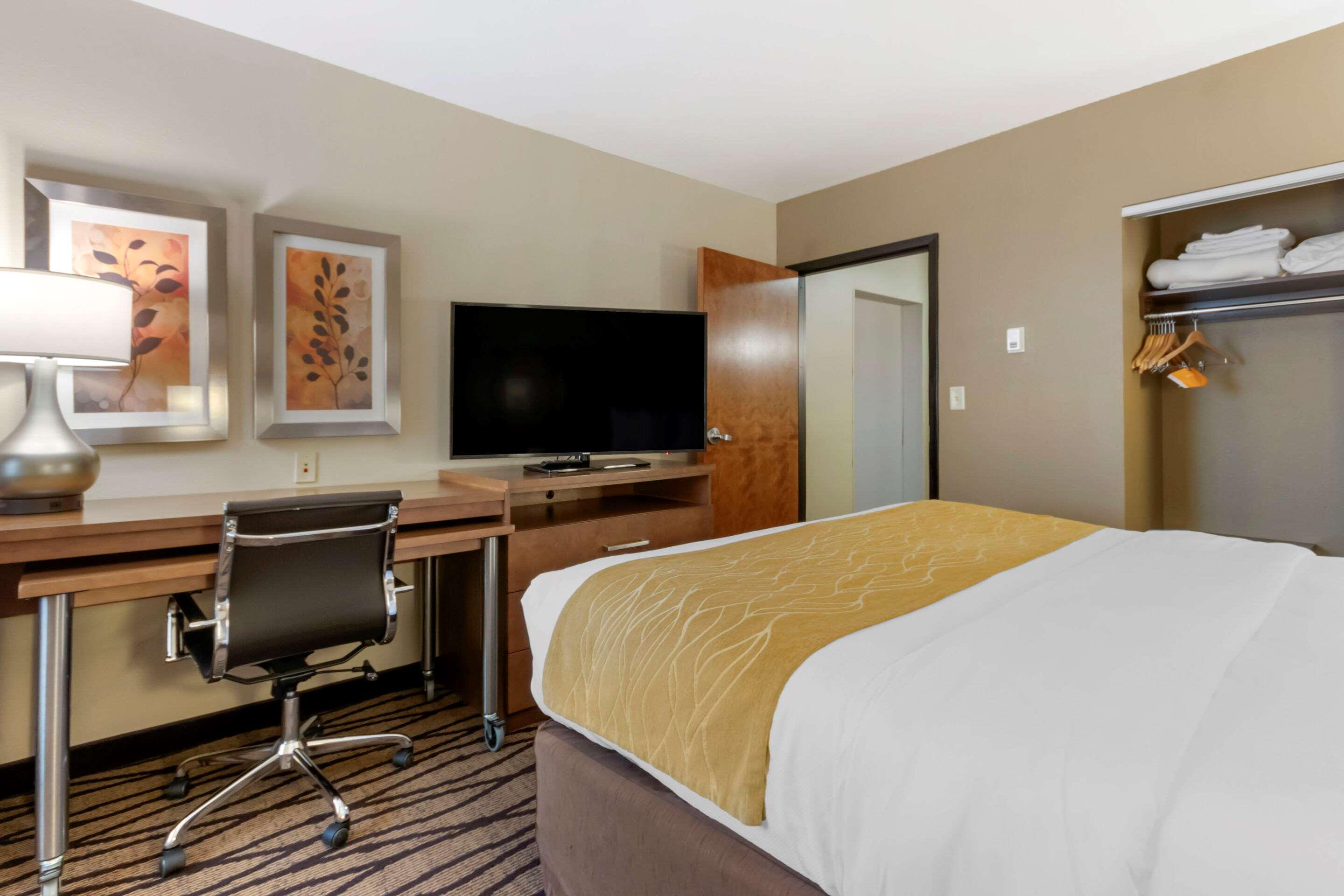 Comfort Inn & Suites Market - Airport Great Falls Bagian luar foto