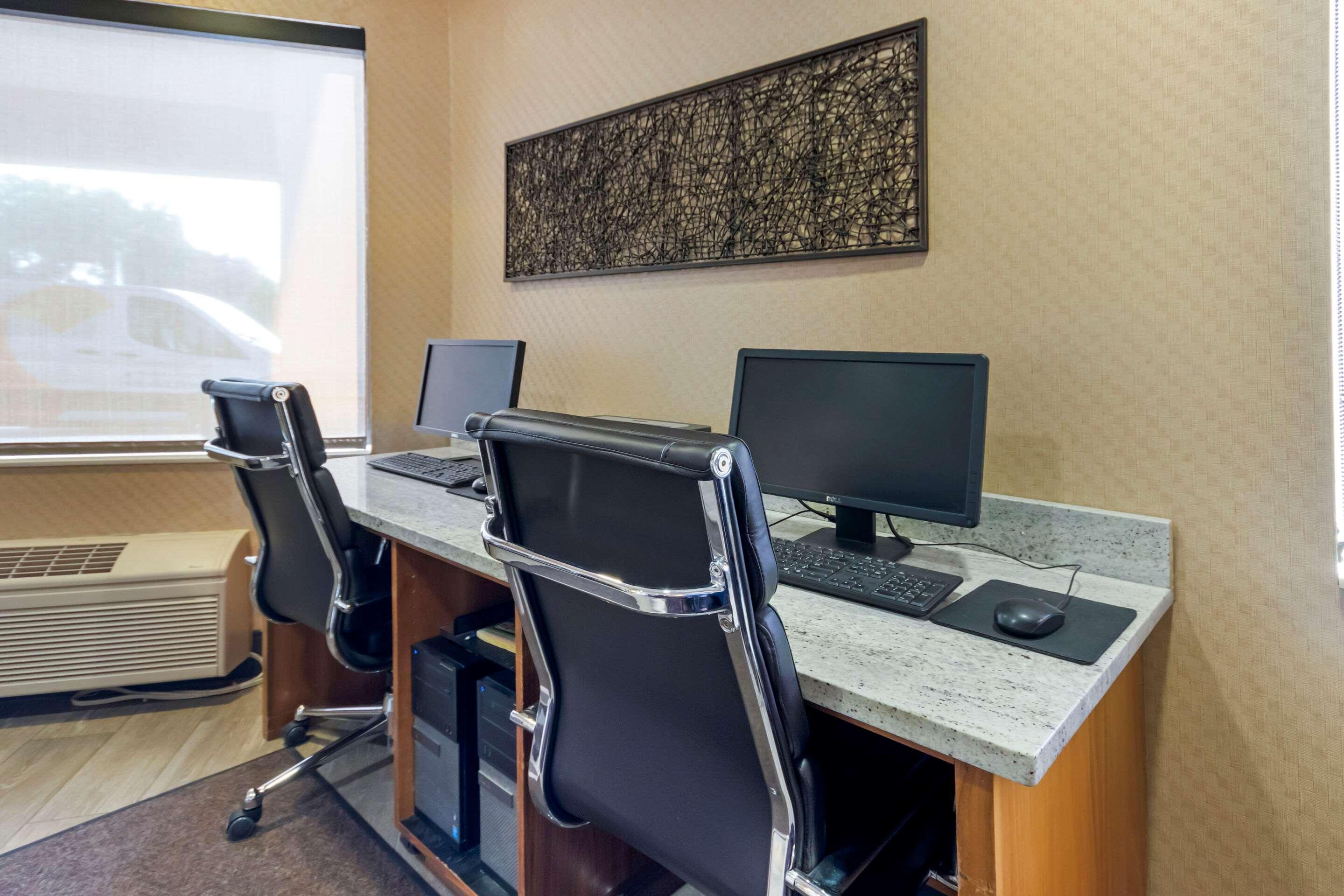Comfort Inn & Suites Market - Airport Great Falls Bagian luar foto