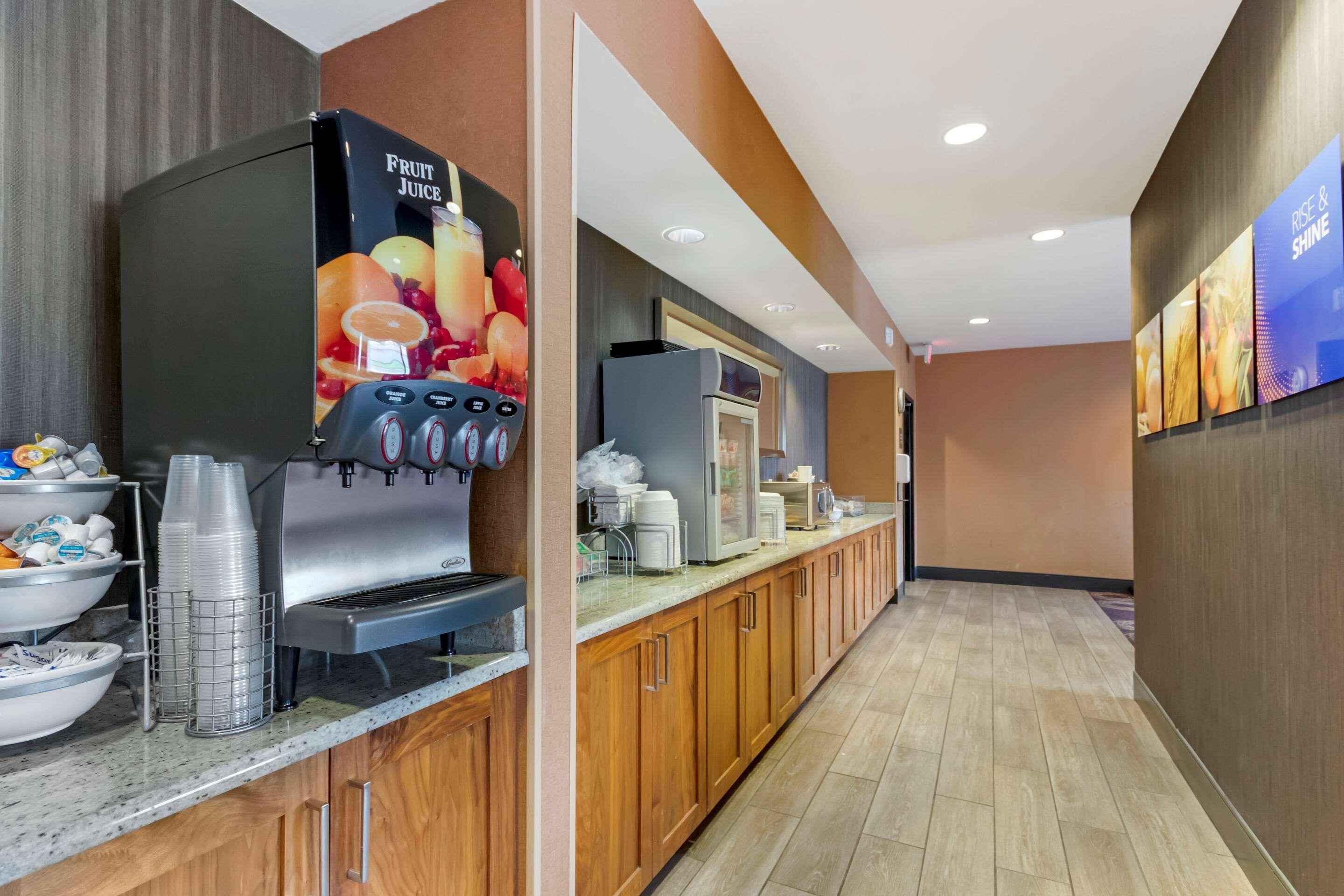 Comfort Inn & Suites Market - Airport Great Falls Bagian luar foto