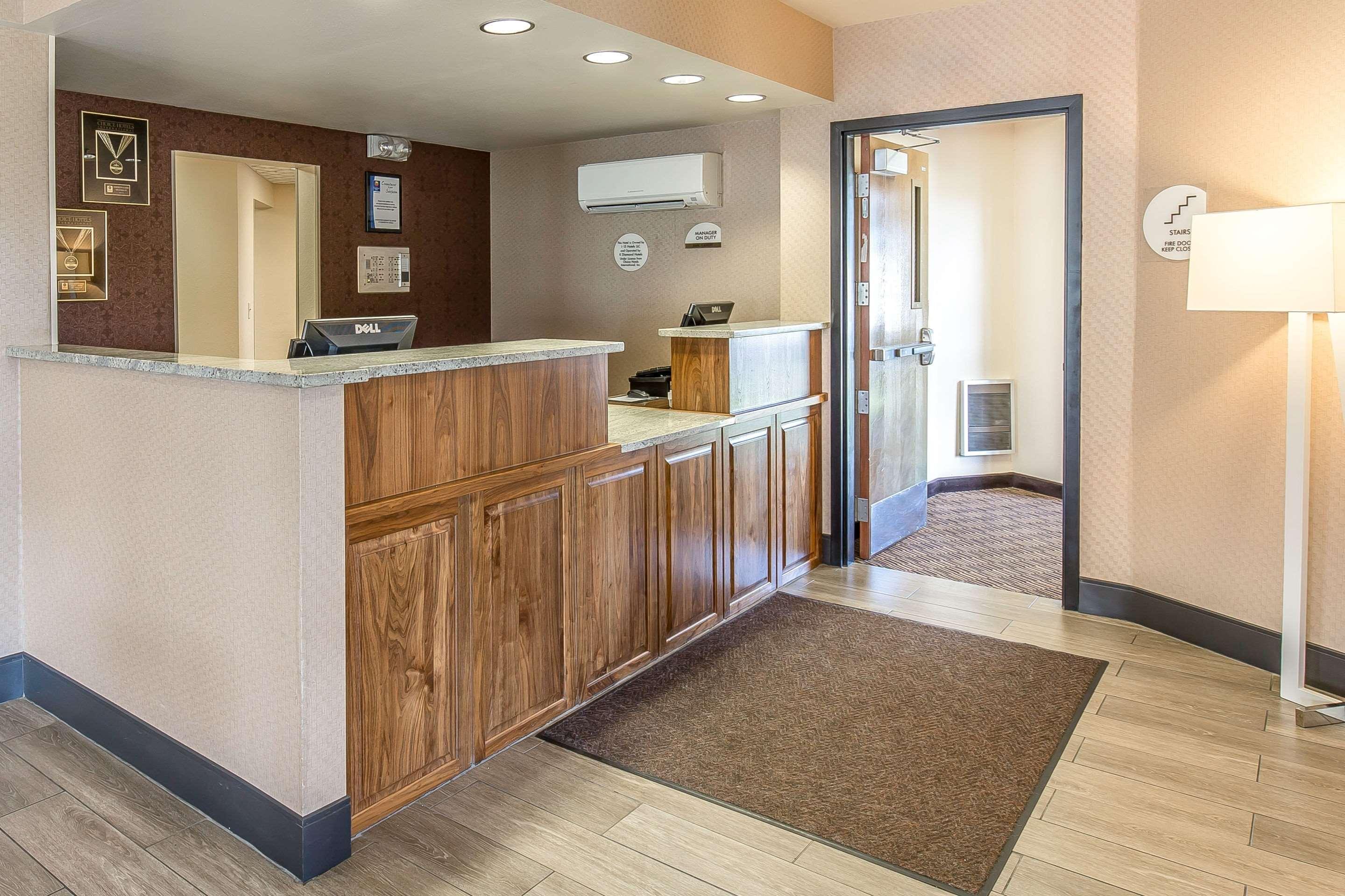 Comfort Inn & Suites Market - Airport Great Falls Bagian luar foto